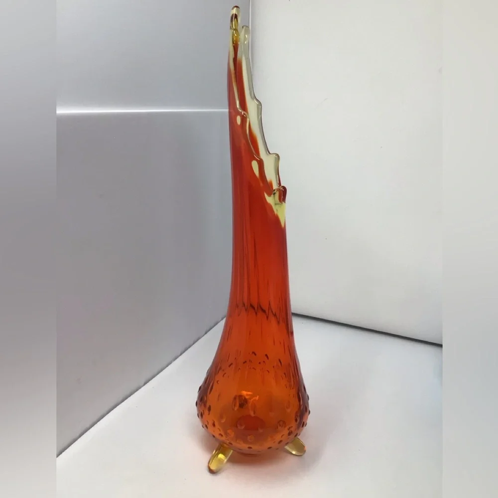 Vintage L.E. Smith orange Swung three footed  vase - Picture 4 of 6